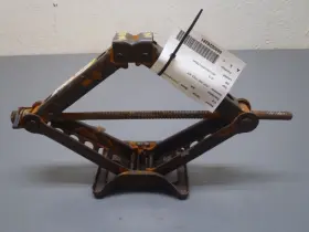 4895015ac Jack Fits 2009-2010 Dodge Challenger 54288