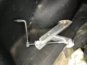 695.ac1i16 Acura 2016 Ilx Emergency Roadside Scissor Jack