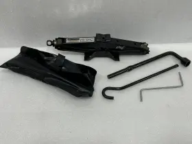695.ac1j98 Acura 1997 1998 1999 Cl Spare Tire Jack And Tools With Bag