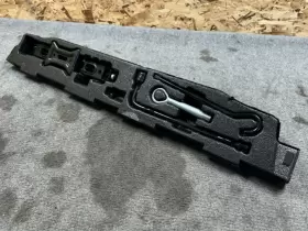 84540-tz5-a010 Acura Mdx 17-20 Oem Spare Tire Wheel Jack Lift Hook Wrench With Holder Set 117k