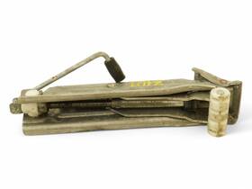 Audi 4e0011031 2004 - 2010 A8 A8l D3 Jack Lifting Emergency Spare Tire Rear Trunk Oem