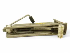 4e0011031 Audi 2004 - 2010 A8 A8l D3 Jack Lifting Emergency Spare Tire Rear Trunk Oem 4e0011031 Audi 2004 - 2010 A8 A8l D3 Jack Lifting Emergency Spare Tire Rear Trunk Oem