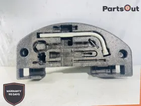 4h0012110c Audi 2014-2018 A8l Rear Trunk Spare Wheel Tool Kit Jack Holder Box Oem