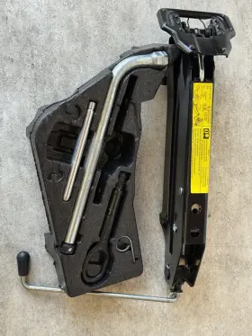 564-999970 Audi 13-15 Q7 4l Emergency Spare Tire Lift Jack Wrench Tool Kit Foam Set Oem