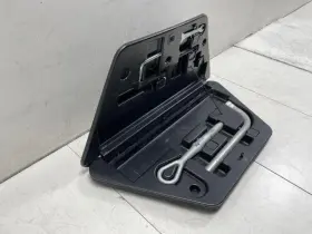 695.au1t04 Audi A8l 4.2 Quattro 2004 Rear Trunk Spare Tire Tool Box Kit Factory