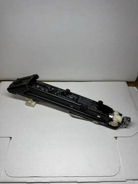 Bmw 1092710 Genuine 5 Series E39 Car Lifting Jack 1996-03 540i 530i 528i 525i