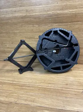 6786508 Bmw Oem 2008 - 2019 X5 X6 F86 X5m Spare Tire Jack And Tool Kit Lug Wrench 6786508 Bmw Oem 2008 - 2019 X5 X6 F86 X5m Spare Tire Jack And Tool Kit Lug Wrench