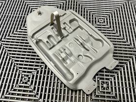 Bmw 71111112849 Genuine Tool Tray E21 E12 E23 320i 320is 323 528 530 Used Good Condition