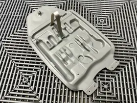 71111112849 Bmw Genuine Tool Tray E21 E12 E23 320i 320is 323 528 530 Used Good Condition