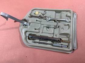 Bmw 71111152109 E28 528e 524td 528i E30 M3 325i Trunk Spare Tool Kit Storage Tray Oem #88272