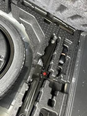 Buick 564.gm4320 Encore 2020 Jack 104642726 No Foam Tray Spare Tire