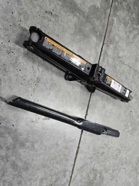 95089601 Buick 2013 - 2022 Encore Jack And Tool Kit Complete As Pictured Oem 95089601 Buick 2013 - 2022 Encore Jack And Tool Kit Complete As Pictured Oem