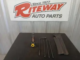 564.gm6217 Cadillac 15-24 Escalade Jack And Tools Kit With Pouch