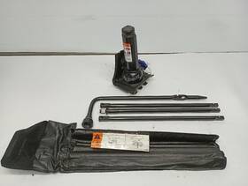 Cadillac 564.gm6522 Bottle Jack With Tools From 2022 Escalade Esv 11727995