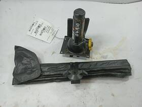 Cadillac 564.gm6c15 Bottle Jack With Tools From 2015 Escalade 11697436
