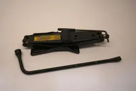 564.gm6m92 Cadillac 1992 Allante Emergency Scissor Jack And Lug Wrench Oem