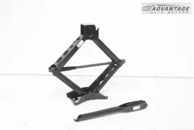 13591684 Chevrolet 2019-2023 Blazer Emergency Spare Jack Lift Tool With Wrench Oem