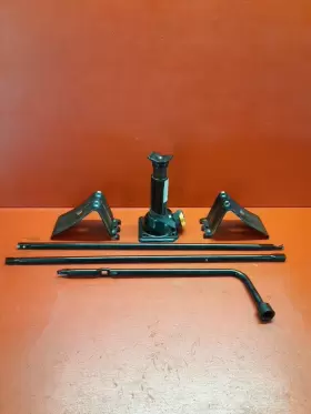 15217454 Chevrolet 2005 Trailblazer Bottle Jack Tool Set Oem