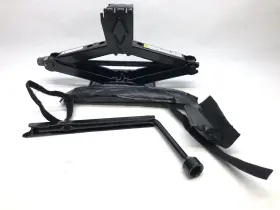 15876180 Chevrolet 2009 - 2017 Traverse Emergency Spare Tire Jack And Tool Set Assembly Oem