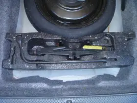 564.gm1g00 Chevrolet 00 Cavalier Jack 334575