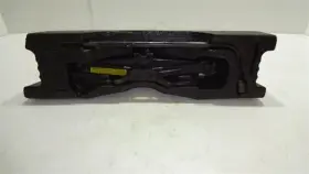 564.gm1g99 Chevrolet Jack And Tool Kit Fits 1999 Cavalier 615343