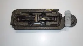 564.gm1h01 Chevrolet 97-05 Malibu Jack And Tool Kit 586391