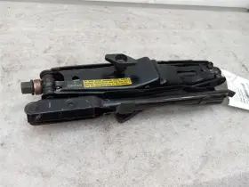 564.gm1m01 Chevrolet Jack And Lug Wrench Fits 93 94 95 96 97 98 99 00 01 02 Camaro Chevy Z28 Rs