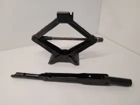 564.gm1m21 Chevrolet 2016-2024 Malibu Spare Tire Jack W Wrench 84009340