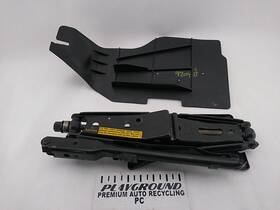 Chevrolet 564.gm1m98 Camaro Z28 Emergency Vehicle Jack With Trim Cover Fits 1993-2002 93 94
