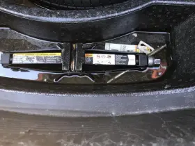 695.gm1s15 Chevrolet 2015 Chevy Impala Emergency Roadside Tool Factory Scissor Jack Only 896859