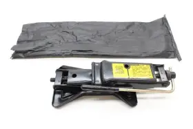 695.gm1z86 Chevrolet 1984-1989 Corvette C4 5.7l Jack With Tool Case 14105103