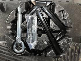 Chevrolet 84254152 18-24 Chevy Equinox Jack Assembly With Tools And Foam Insert