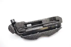 92200810 Chevrolet 10-15 Camaro Emergency Spare Tire Tool Kit And Carrier E1226