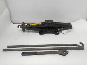 Chevrolet Truck 564.gm8597 1997 Tchev1500 Jack 12772509