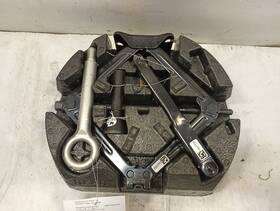 Chevrolet Truck 564.gm8725 2025 Chevy Equinox Jack And Spare Tire Tools 12222640