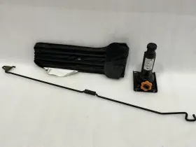 564.gm8f06 Chevrolet Truck 2004 2005 2006 2007 2008 2009 2010 2011 Colorado Spare Tire Jack Tools