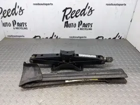 564.gm8t10 Chevrolet Truck 2007-2018 Chevy Express Van 1500 Spare Tire Emergency Jack And Tool 1154226