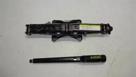 564.ch1u06 Chrysler Jack And Tool Kit Fits 05-10 300 660983