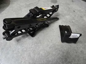 68541681aa Chrysler 2011 - 2023 Dodge Charger Jack And Tool Kit Complete As Pictured Oem 68541681aa Chrysler 2011 - 2023 Dodge Charger Jack And Tool Kit Complete As Pictured Oem
