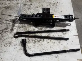 4880456aa Dodge 2004-2008 Chrysler Pacifica Scissor Jack And Tools Kit Set Assembly Id