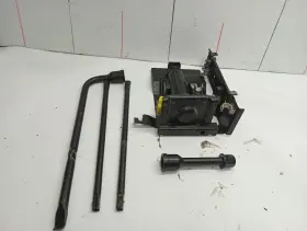 564.ch8808 Dodge Jack With Tools From 2008 Ram 3500 12671887