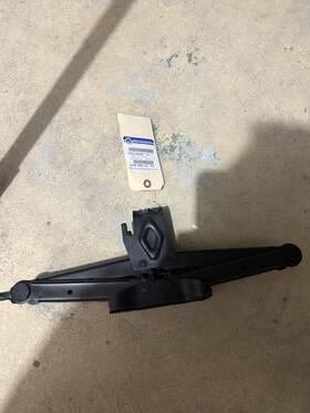 Dodge 68068665ad Durango Scissor Jack