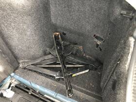 Dodge 695.ar1n14 2014 Challenger Emergency Roadside Tools Toolkit Jack Lugwrench 943100