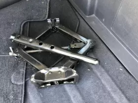 695.ch2j11 Dodge 2011 Caliber Emergency Roadside Tools Toolkit Jack Lugwrench