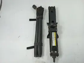 564.ch8506 Dodge Truck Scissor Jack With Tools From 2006 Ram 1500 11716204