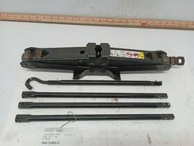 Dodge Truck 564.ch8m12 Scissor Jack With Tools From 2012 Ram 1500 11322791