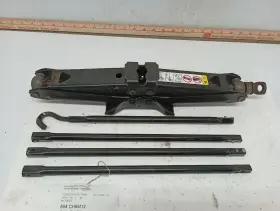564.ch8m12 Dodge Truck Scissor Jack With Tools From 2012 Ram 1500 11322791
