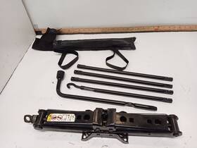 Dodge Truck 564.ch8r23 2023 Ram 1500 Jack And Spare Tire Tools 12521199