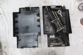 Dodge Trucks 1361315080 2014-2021 Ram Promaster 1500 Oem Jack And Tool Kit With Storage Box 68095802