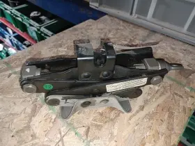 564.gm2o09 Factory/oem 2009 Pontiac G3 Jack 1312456